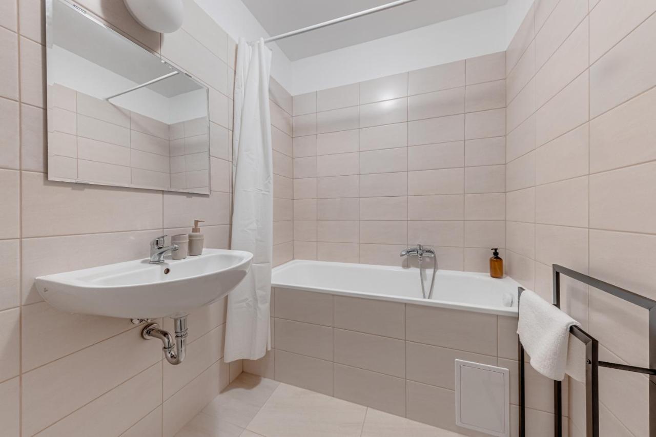 Vita Nejedleho Apartments 布拉格 外观 照片